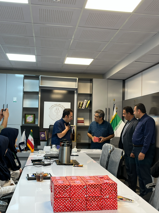 تقدیر از بانوان باحجاب و کارکنان برتر بیمارستان امام جعفر صادق (ع) پاسارگاد به مناسبت هفته عفاف و حجاب